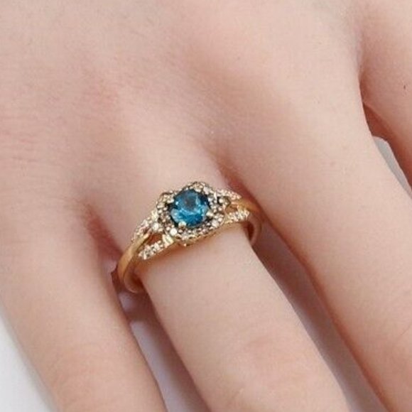 LE Vian 1/5 ct. t.w. Diamond and Blue Topaz Ring in 14K Rose Gold - Picture 6 of 6